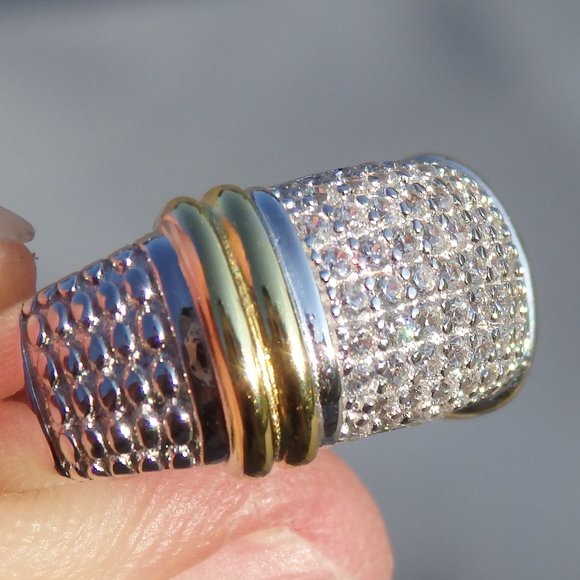 Silver band ring with multiple cz's.  size 6. - Picture 5 of 9